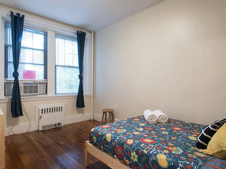 58 Queensberry St #12 — Photo 4
