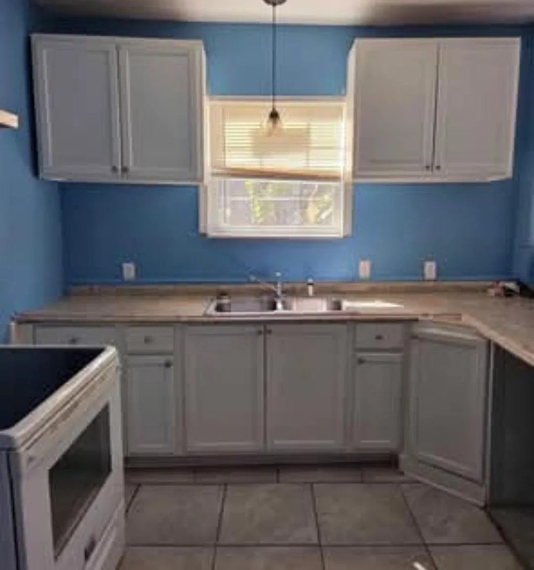 3 bed, 1200 sqft, $1,100 — Photo 3