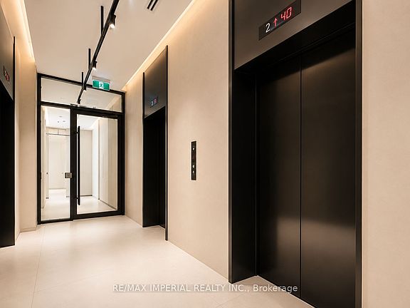 4th image of 400 King St W #1716