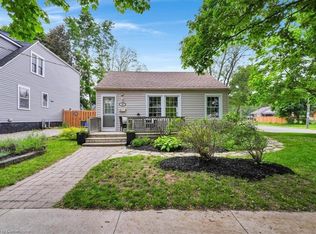 39 Brant Cres, Kitchener, ON N2M4A2