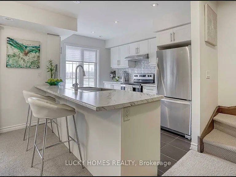 85 Sutcliffe Dr — Photo 23