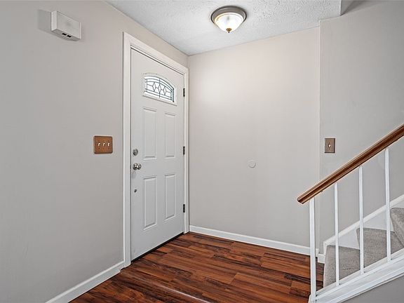 3rd image of 4467 Laurel Oak Dr
