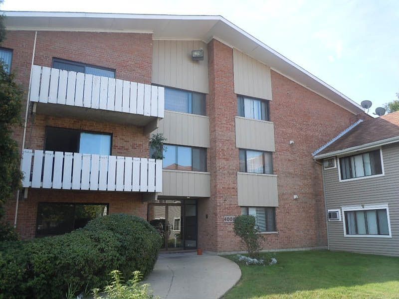1st image of 4000 Bayside Dr Unit 303