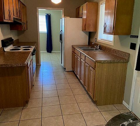 4th image of 362 W Camellia Dr