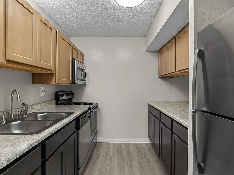 Pebble Point Apartments | 2 Bedroom Garden Remodel | Kitchen Interior Pebble Point Apartments | 2 Bedroom Garden Remodel | Kitchen Interior