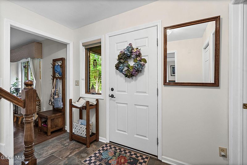 5th image of 240 W Bentwood Court
