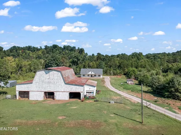 1560 W Dumplin Valley Rd, Dandridge, TN 37725