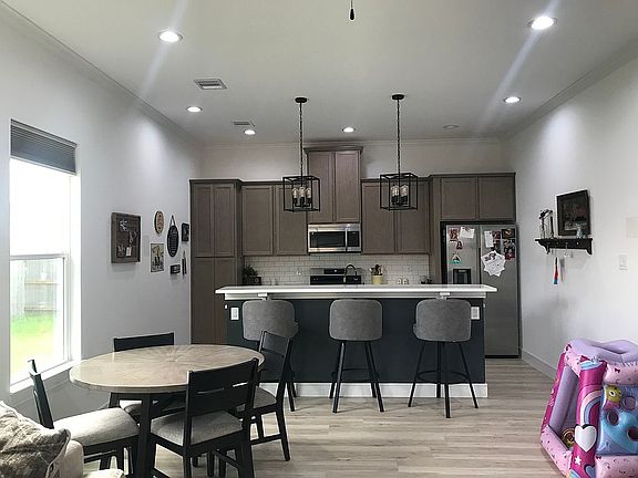 5th image of 1702 Lantana Ln