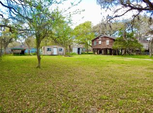20210 Lake Forest Dr W, Guy, TX 77444