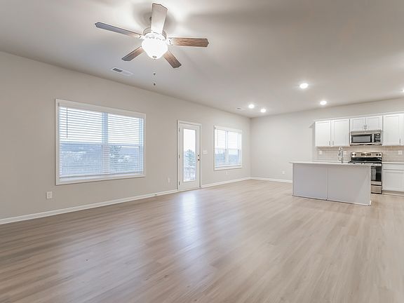 3rd image of 3325 SE Lilac Creek Trl