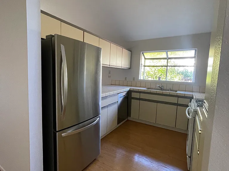 5471 Tara Dr — Photo 4