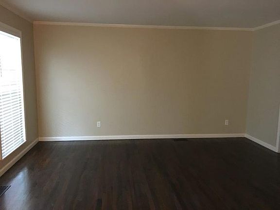 4th image of 4368 Papal Dr