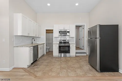 129 Main St #3 Photo 1