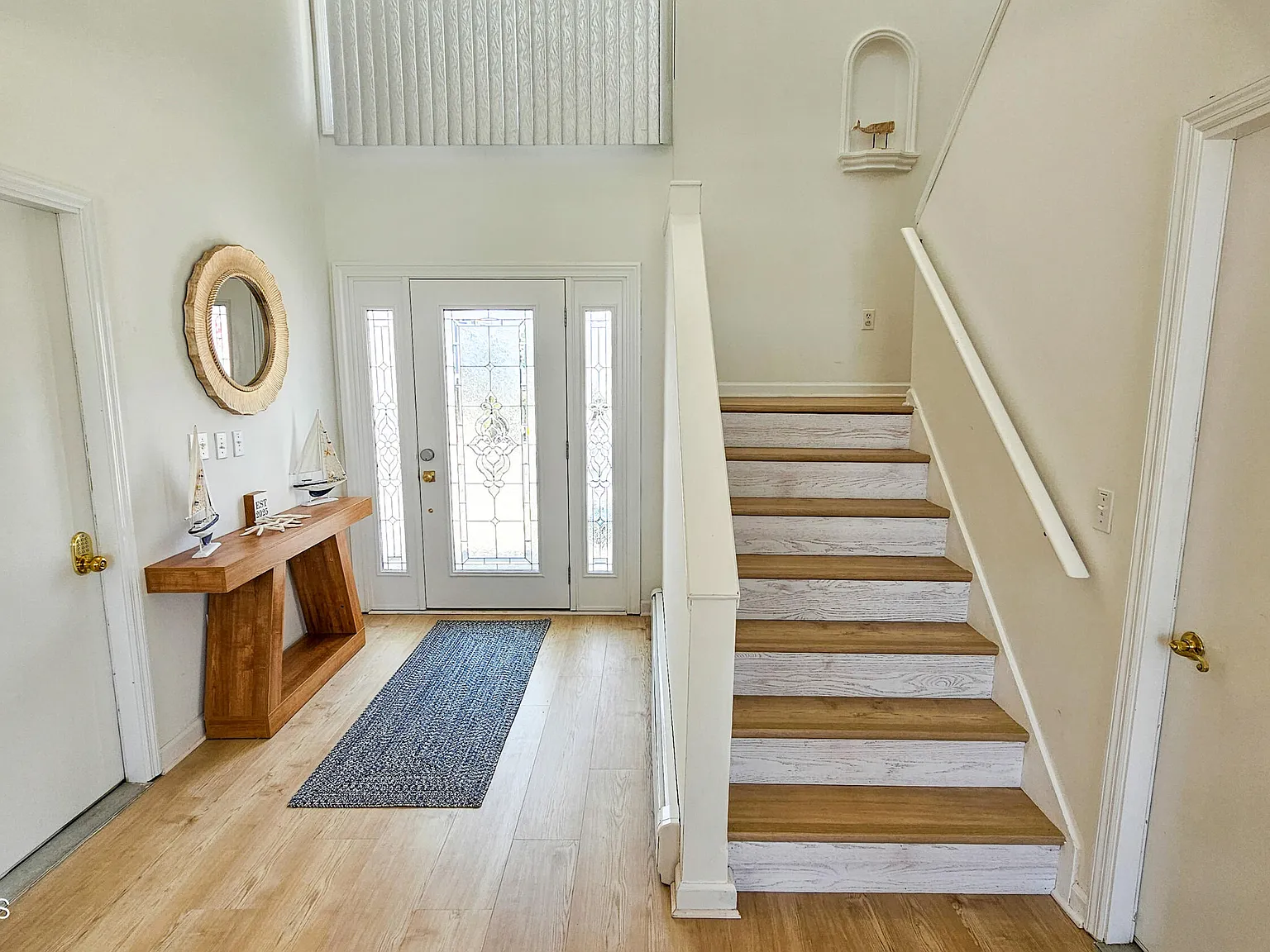 3 bed, 2.5 bath, 1856 sqft, $3,495 — Photo 3