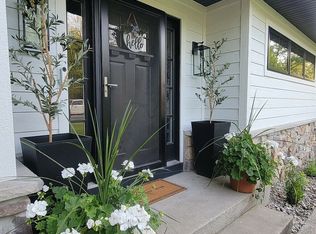 1330 E Reynolds St, Goshen, IN 46528