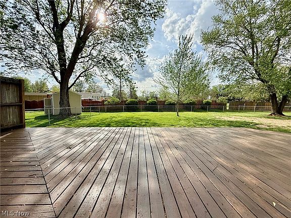 4th image of 307 Strecker Ln
