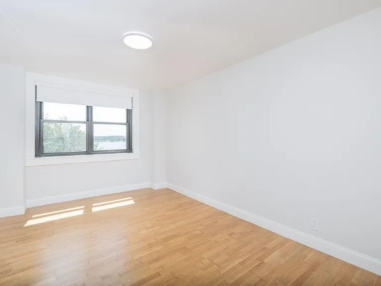 1422 Columbia Rd #2 — Photo 6