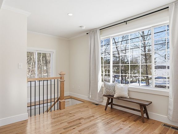 4th image of 50 Cobbetts Pond Road