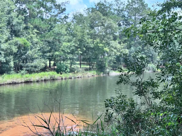 74 Annes Cir, Lumberton, MS 39455