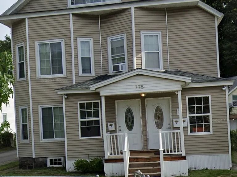 775 Pleasant St #3 — Photo 1