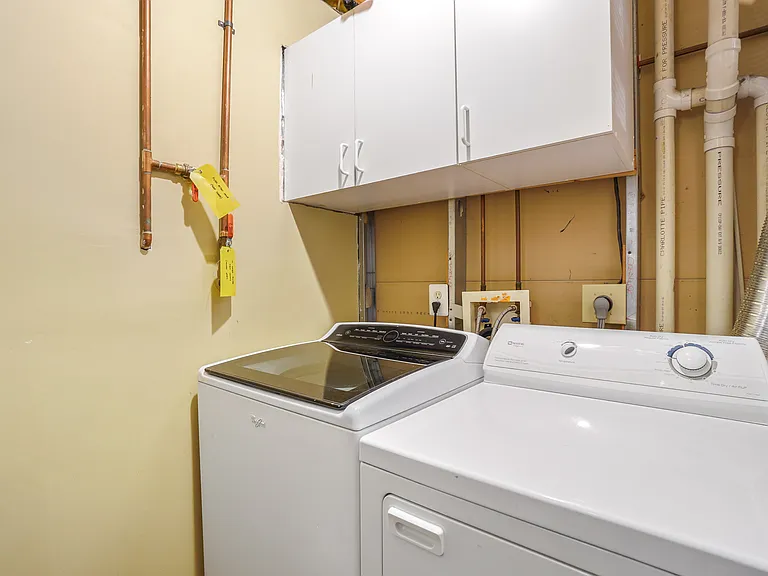 20206 Foothill Ter — Photo 22