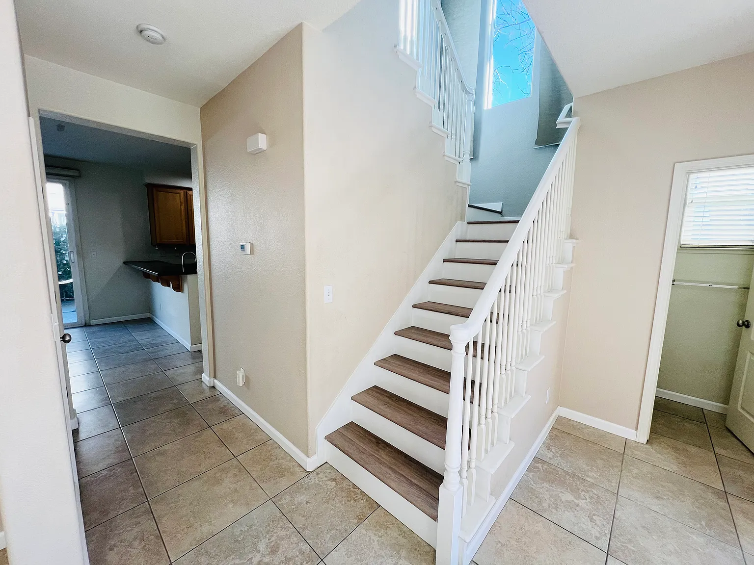 3 bed, 2.5 bath, 1708 sqft, $2,795 — Photo 4
