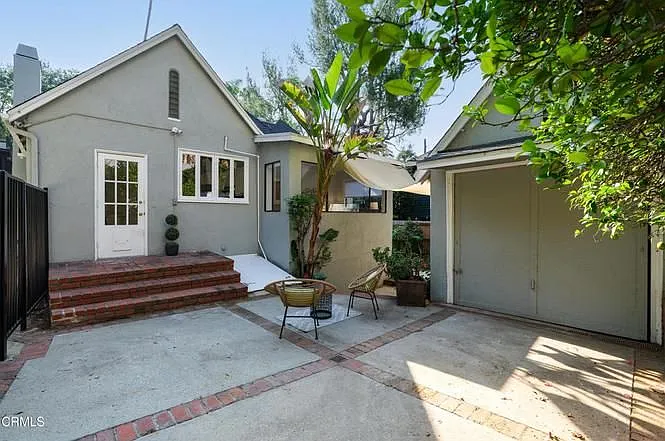 501 Fremont Ln — Photo 24