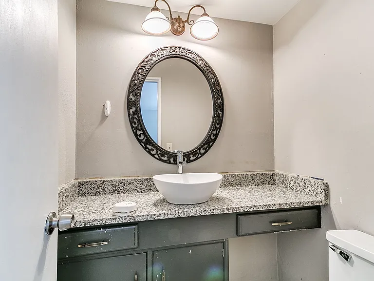 3920 N Classen Blvd — Photo 11