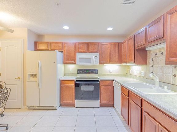 4th image of 109 Lake Emma Cove Dr