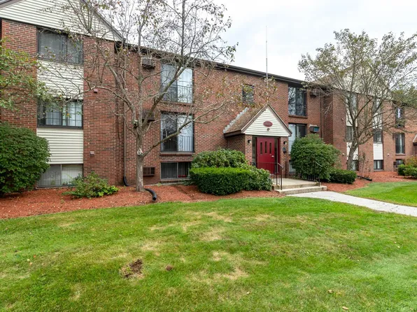 30 English Village Road #301, Manchester, NH 03102