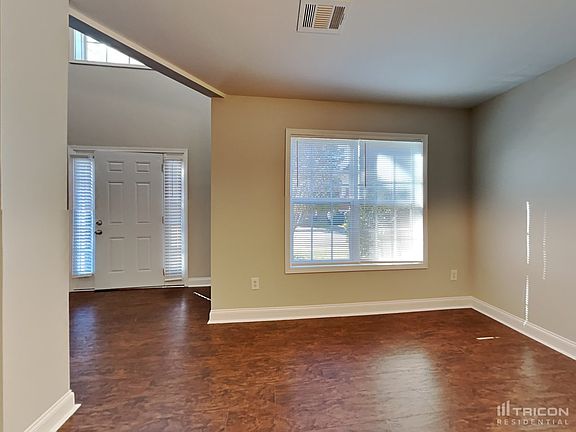 5th image of 227 Long Dr
