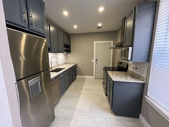 3rd image of 707 Park Ave