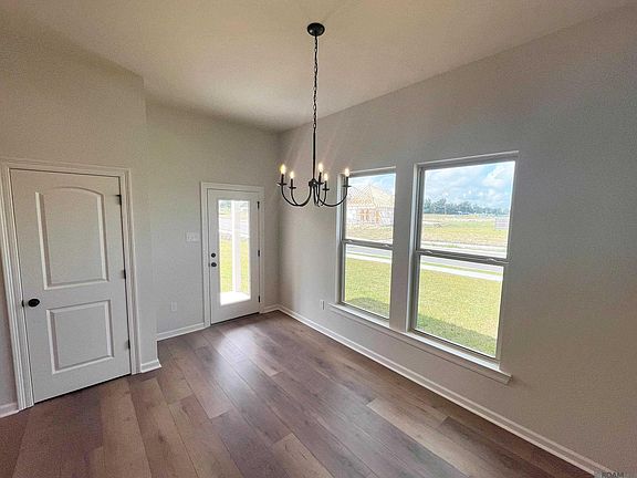 4th image of 2165 Taylor Dr