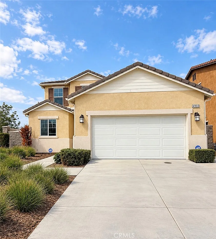 3 bed, 2.5 bath, 2251 sqft, $3,750 — Photo 1