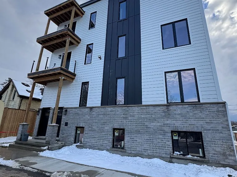 220 Greenwood Ave #1 — Photo 3