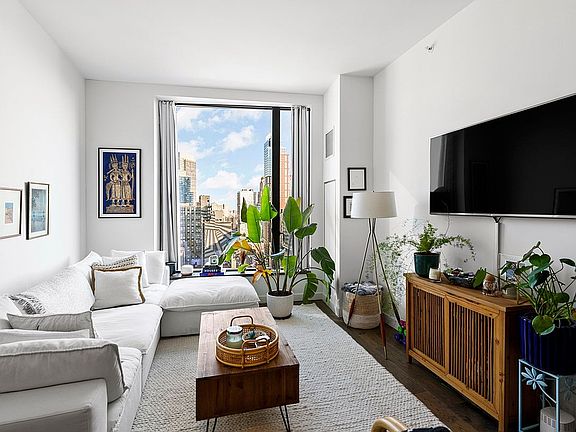 4th image of 11 Hoyt St #25F