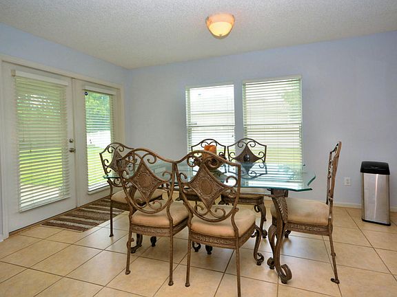 5th image of 12460 Holbrook Dr