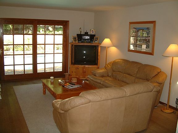 5th image of 45 E Briarwood Ln