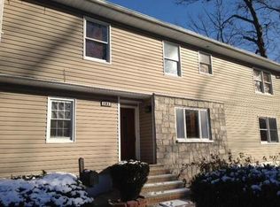 181 Wyckoff Ave, Waldwick, NJ 07463