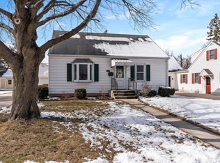 1039 8th Ave, Grafton, WI 53024