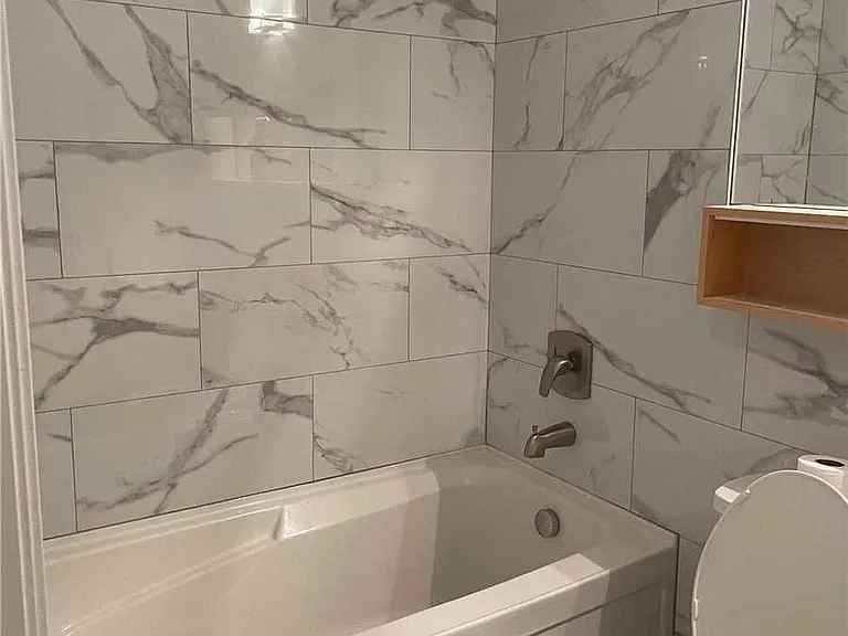 85 Bloor St E #610 — Photo 4