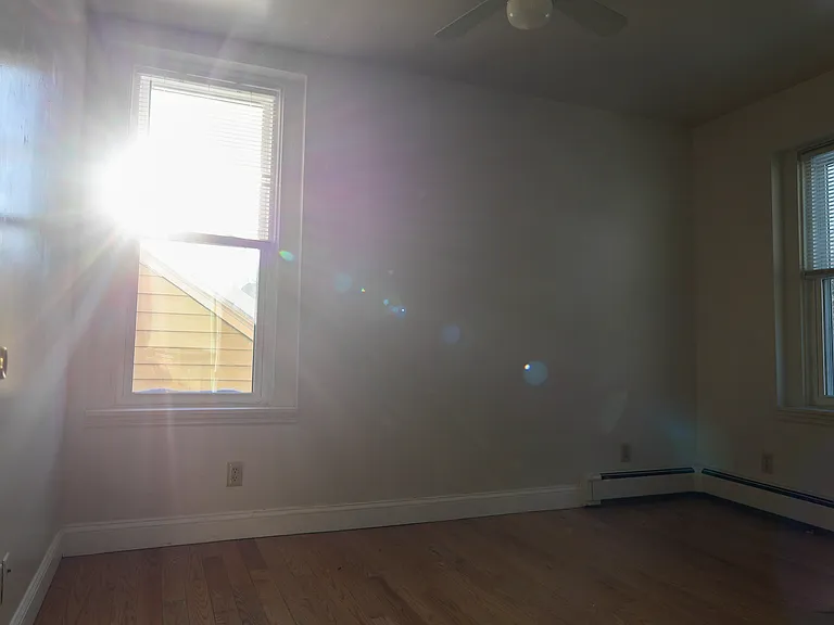27 Hone St #4 — Photo 5