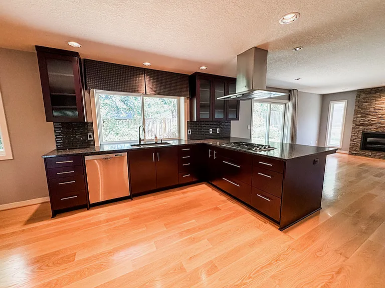 4830 NW Kahneeta Dr — Photo 4