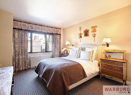 Sold by Warburg | media 5