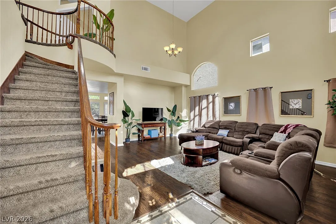 4 bed, 4.5 bath, 3061 sqft, $4,500 — Photo 3