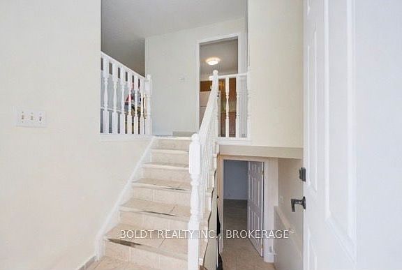 2nd image of 17 Colborne St