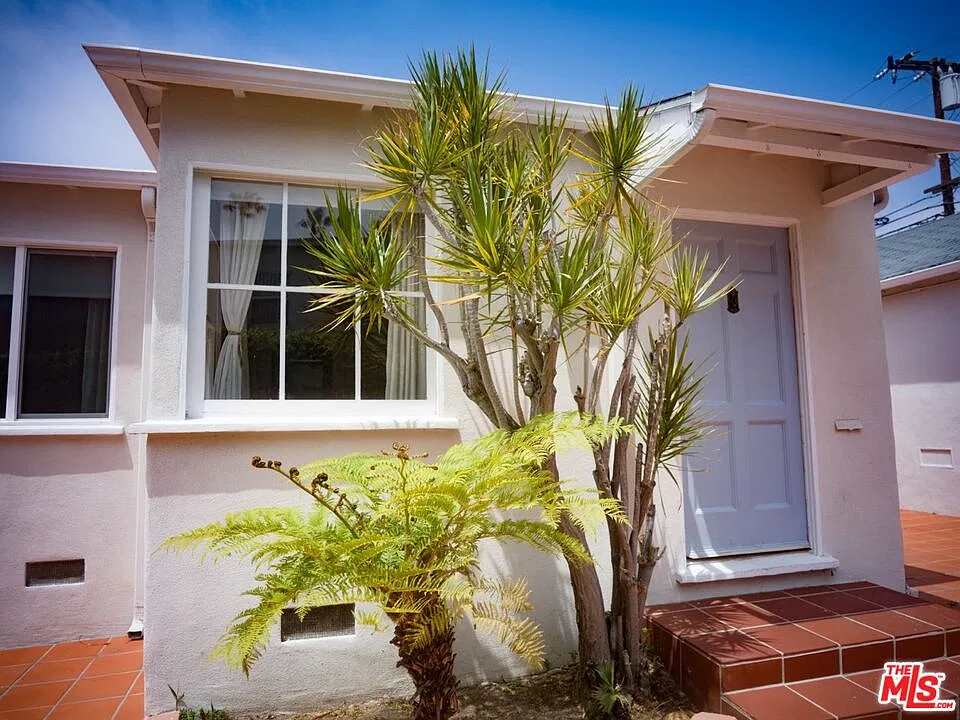 1 bed, 1.0 bath, $3,100 — Photo 2