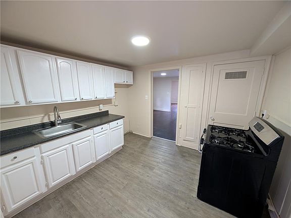 3rd image of 539 Atlantic St Floor 2