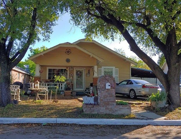 1st image of 2122 NW 23rd St