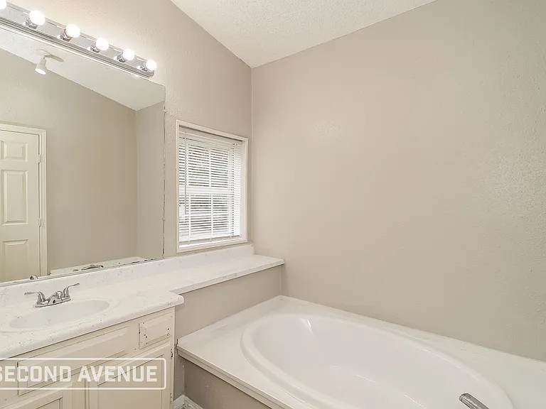 127 Woodhill St — Photo 15